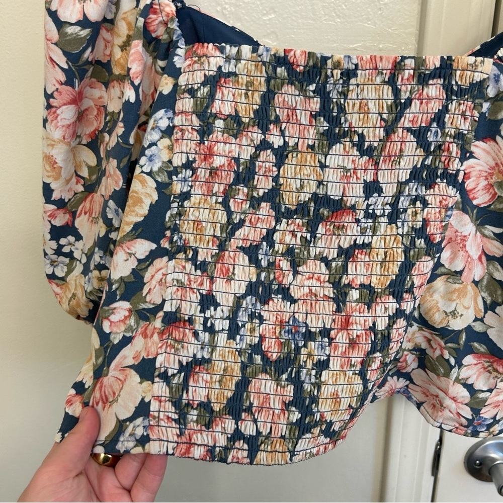 Abercrombie & Fitch Floral Crop Puff Sleeve Blouse - Blue and Pink Size Large - Picture 6 of 6